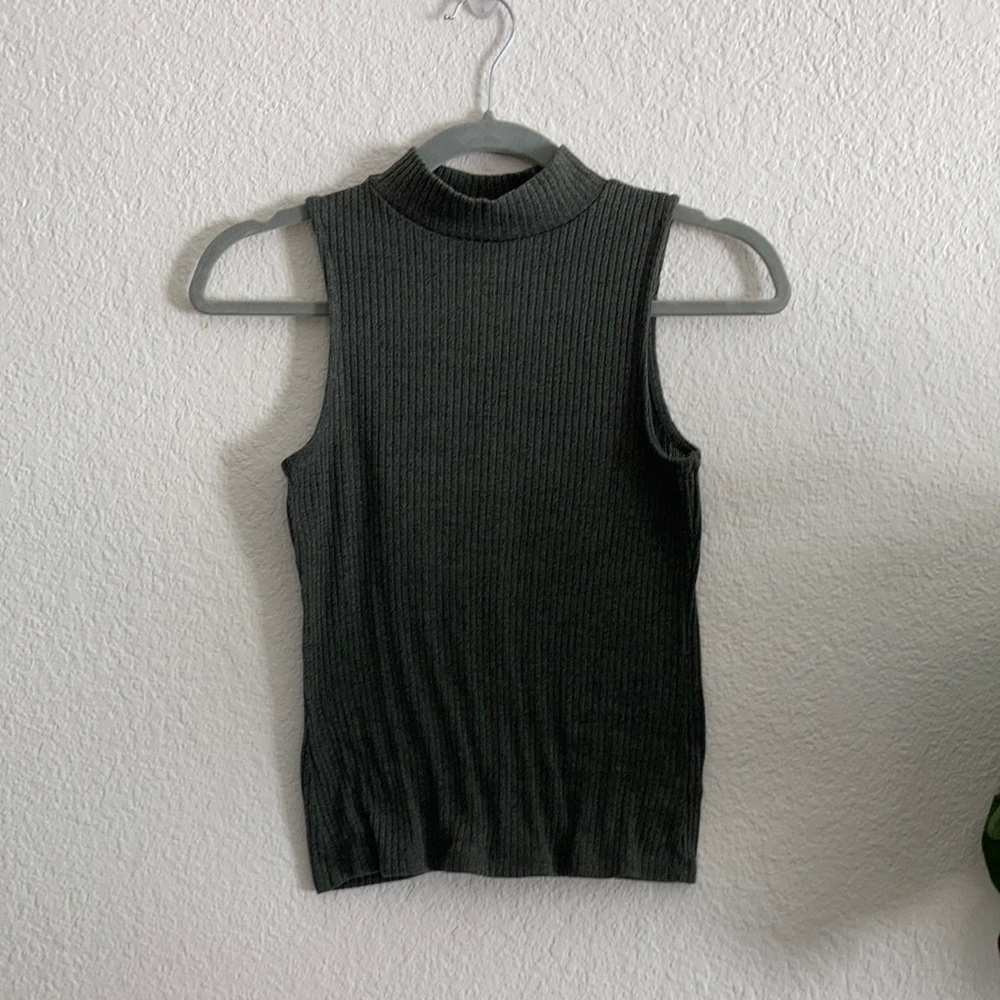 Ribbed Crop Tank